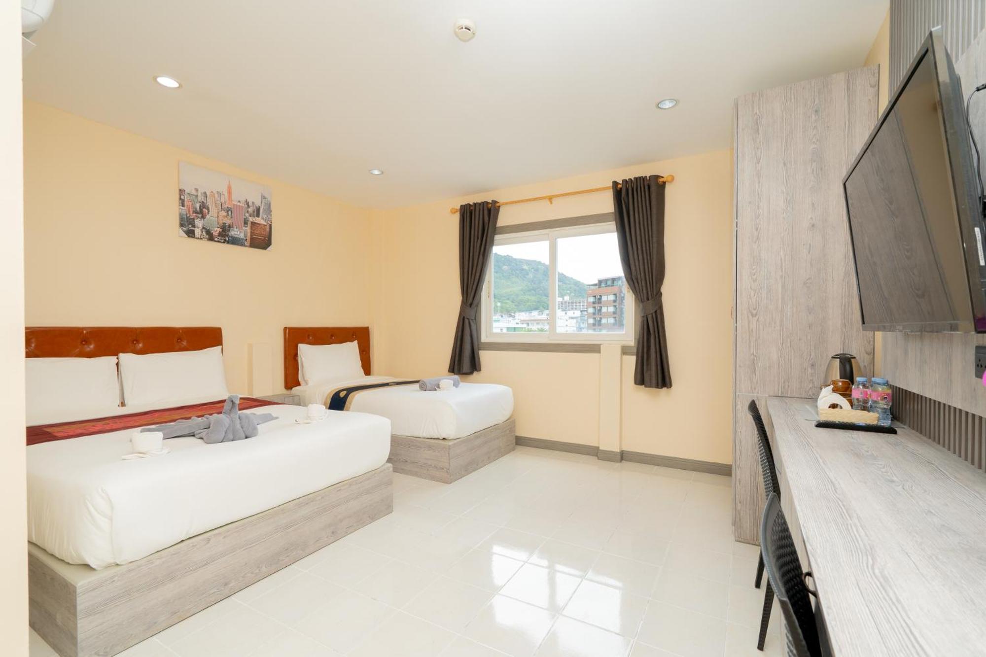 Square One Hotel Patong Екстериор снимка
