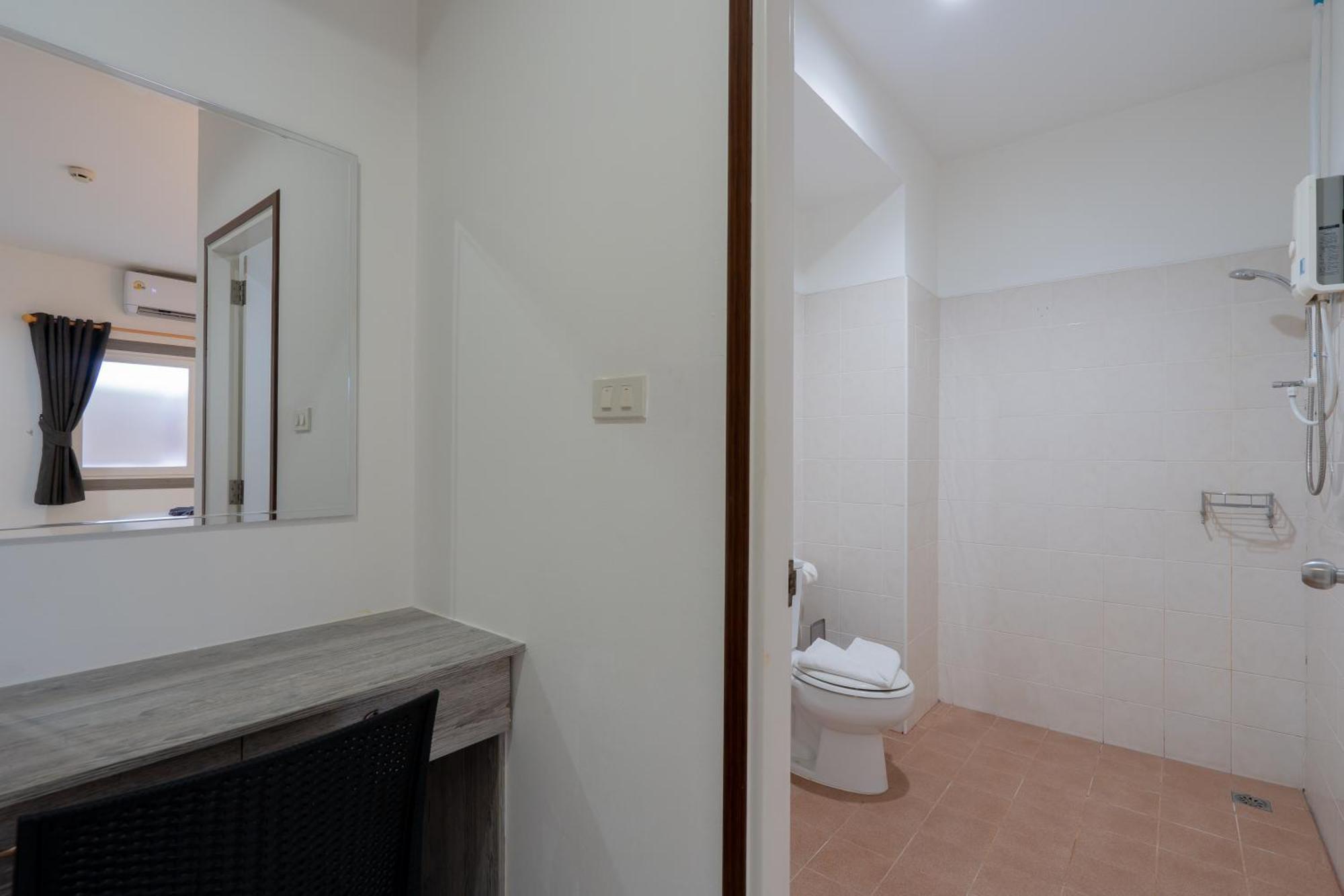 Square One Hotel Patong Стая снимка