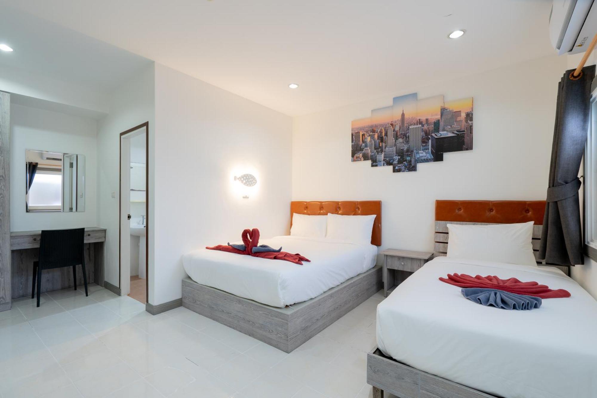 Square One Hotel Patong Екстериор снимка
