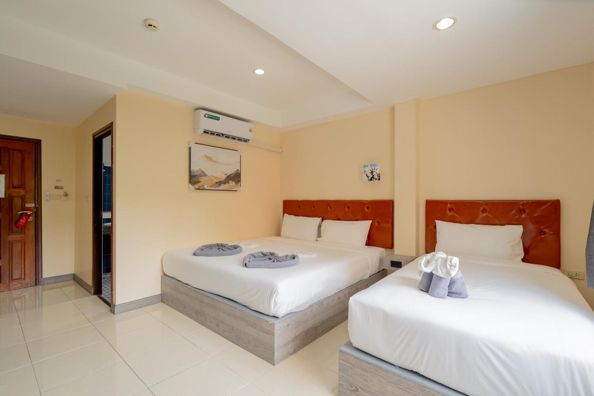 Square One Hotel Patong Екстериор снимка