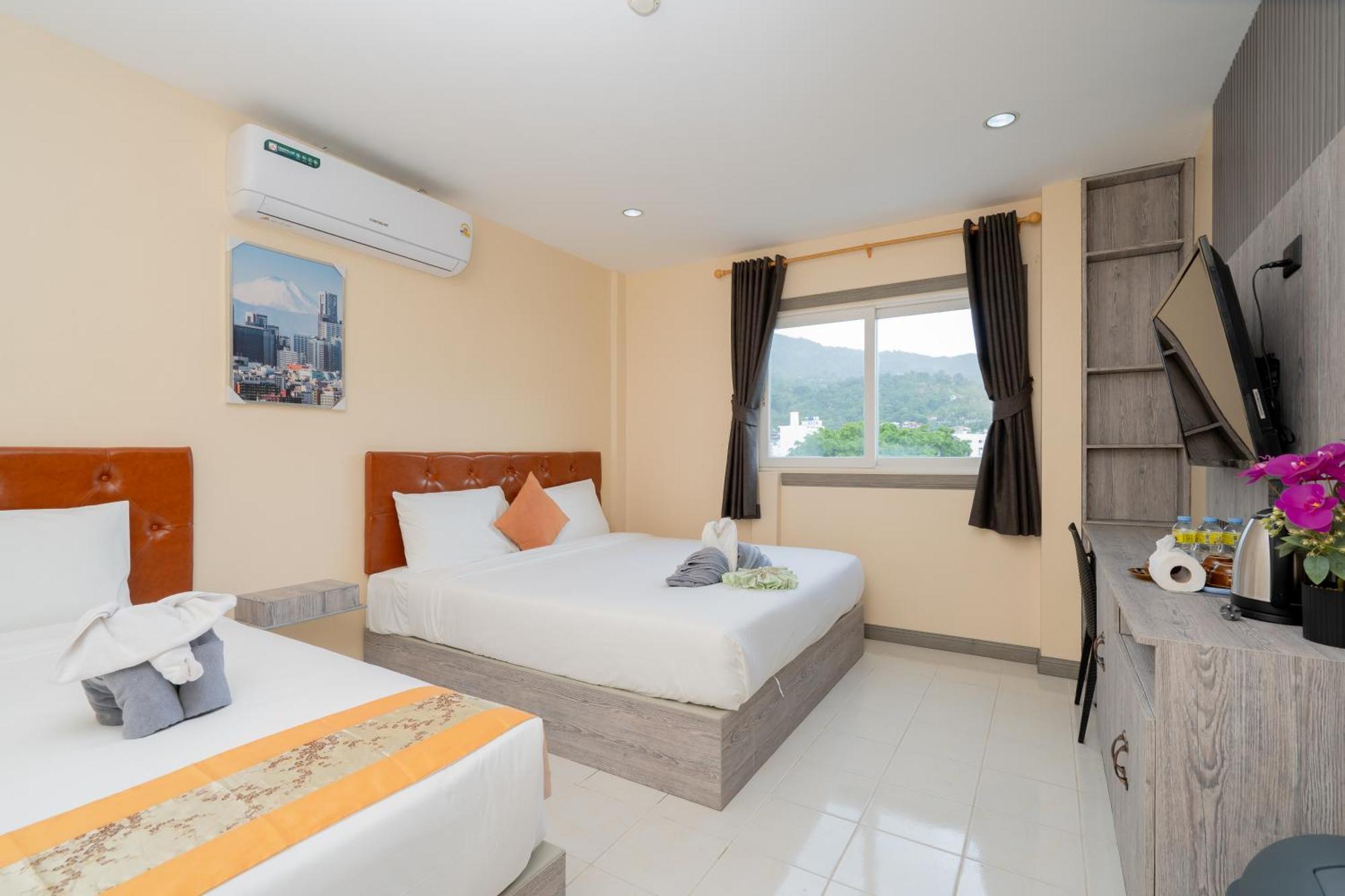 Square One Hotel Patong Екстериор снимка