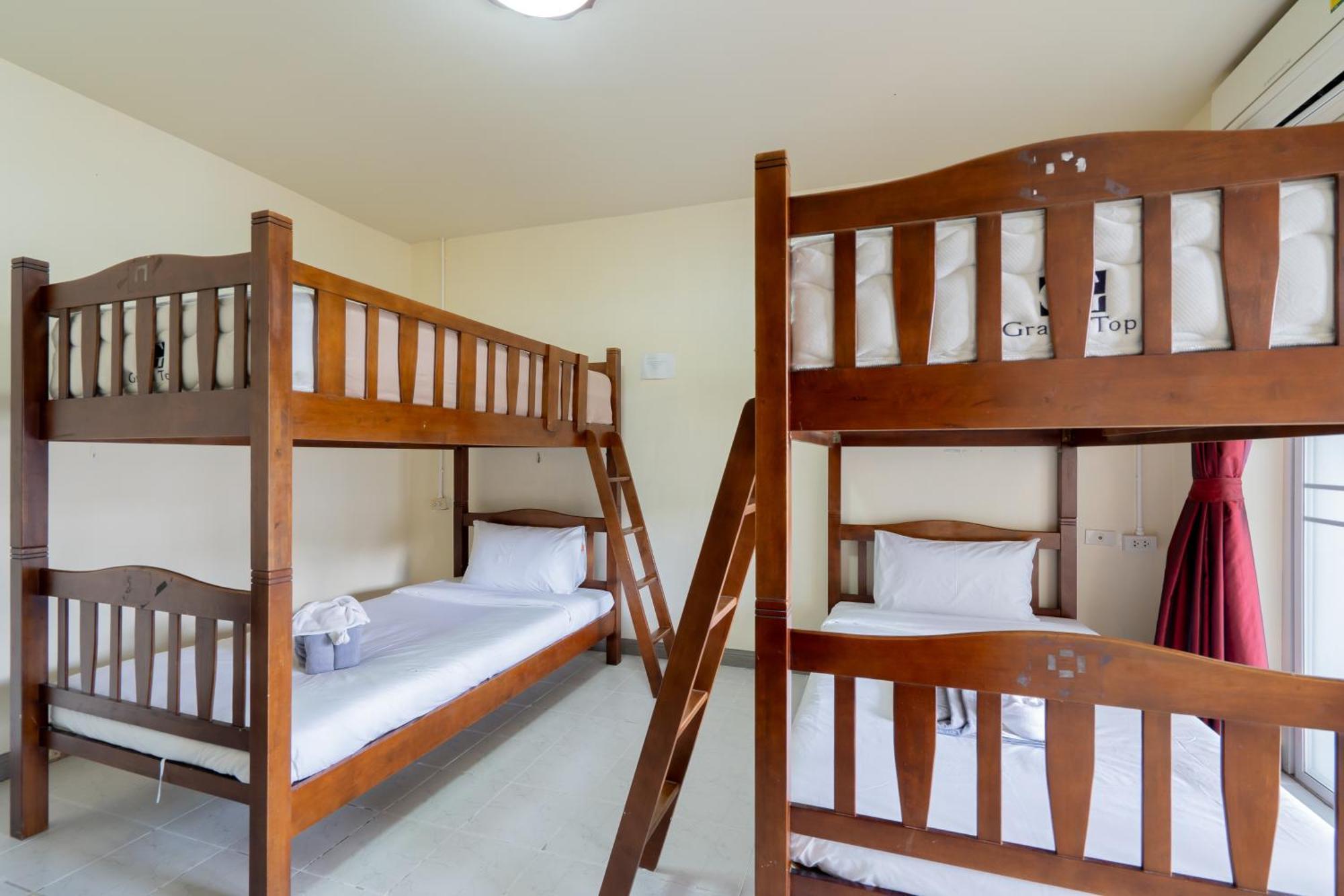 Square One Hotel Patong Екстериор снимка