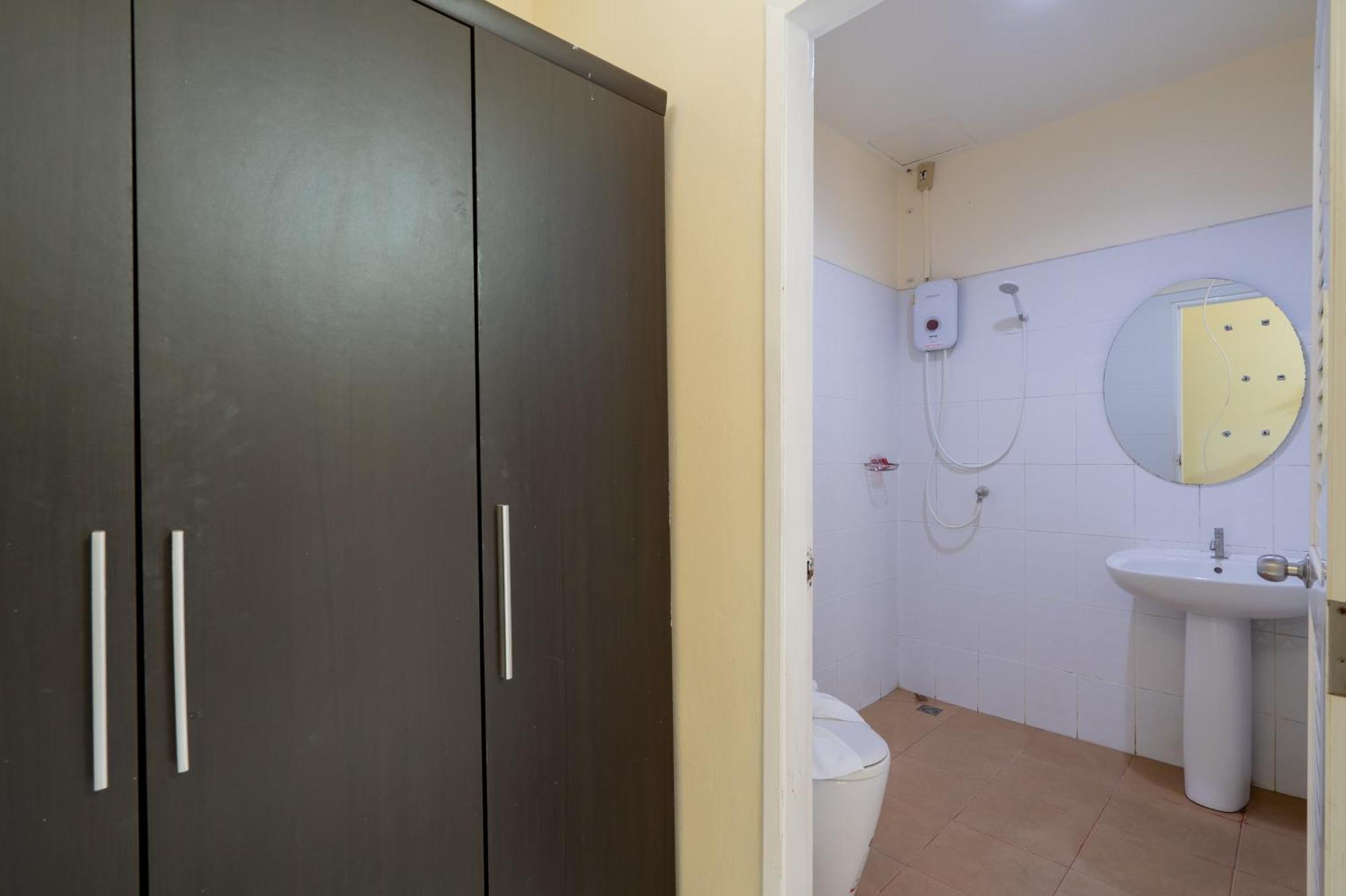 Square One Hotel Patong Екстериор снимка