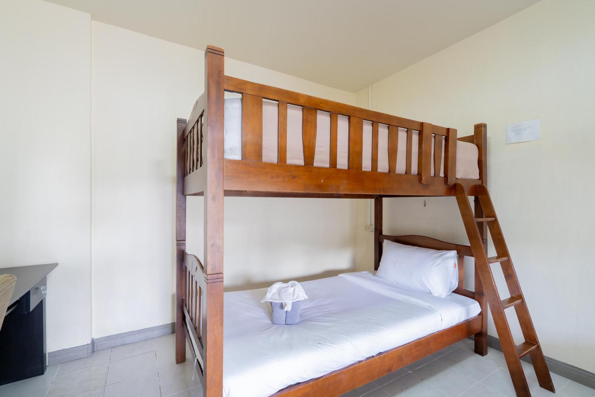 Square One Hotel Patong Екстериор снимка