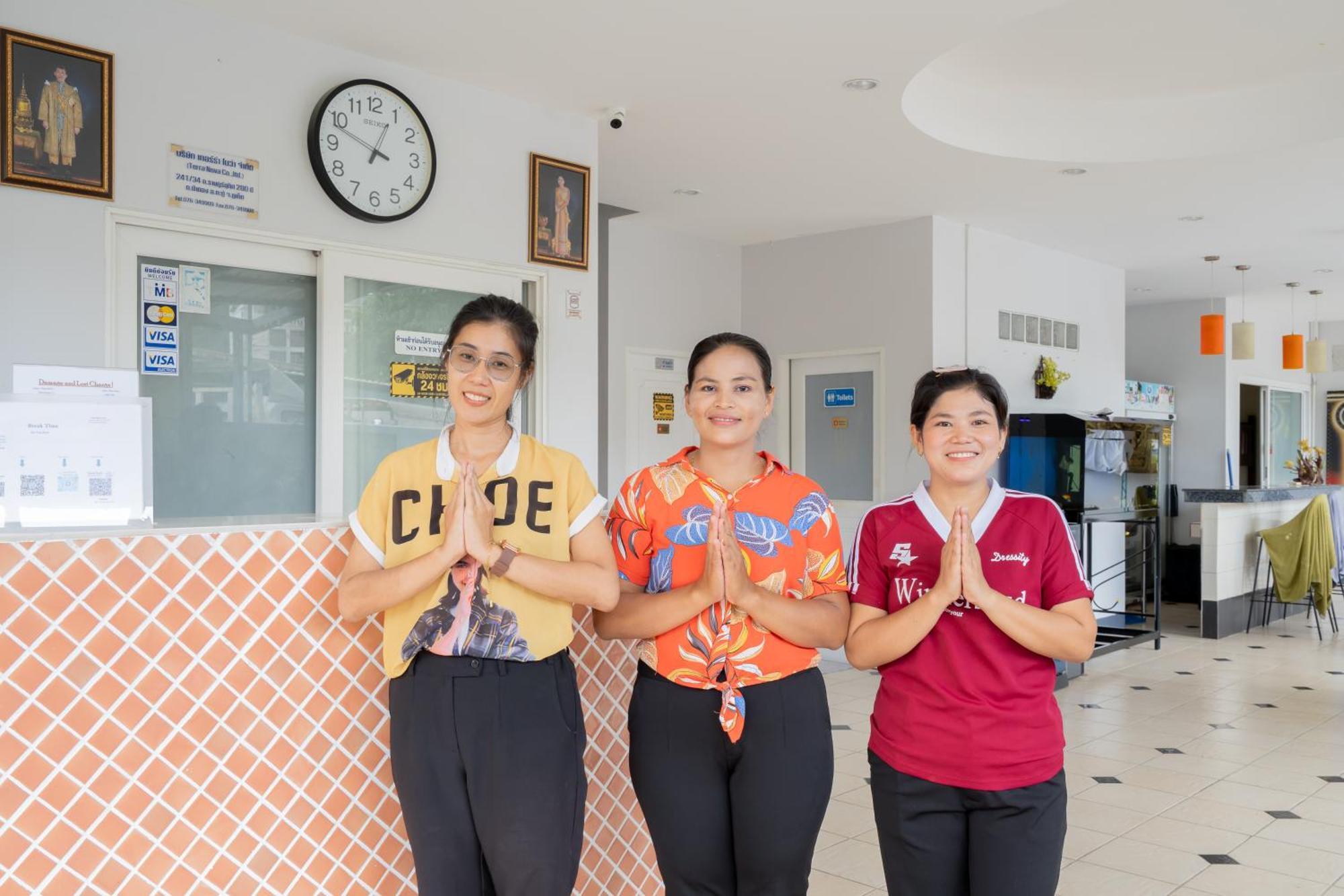 Square One Hotel Patong Екстериор снимка