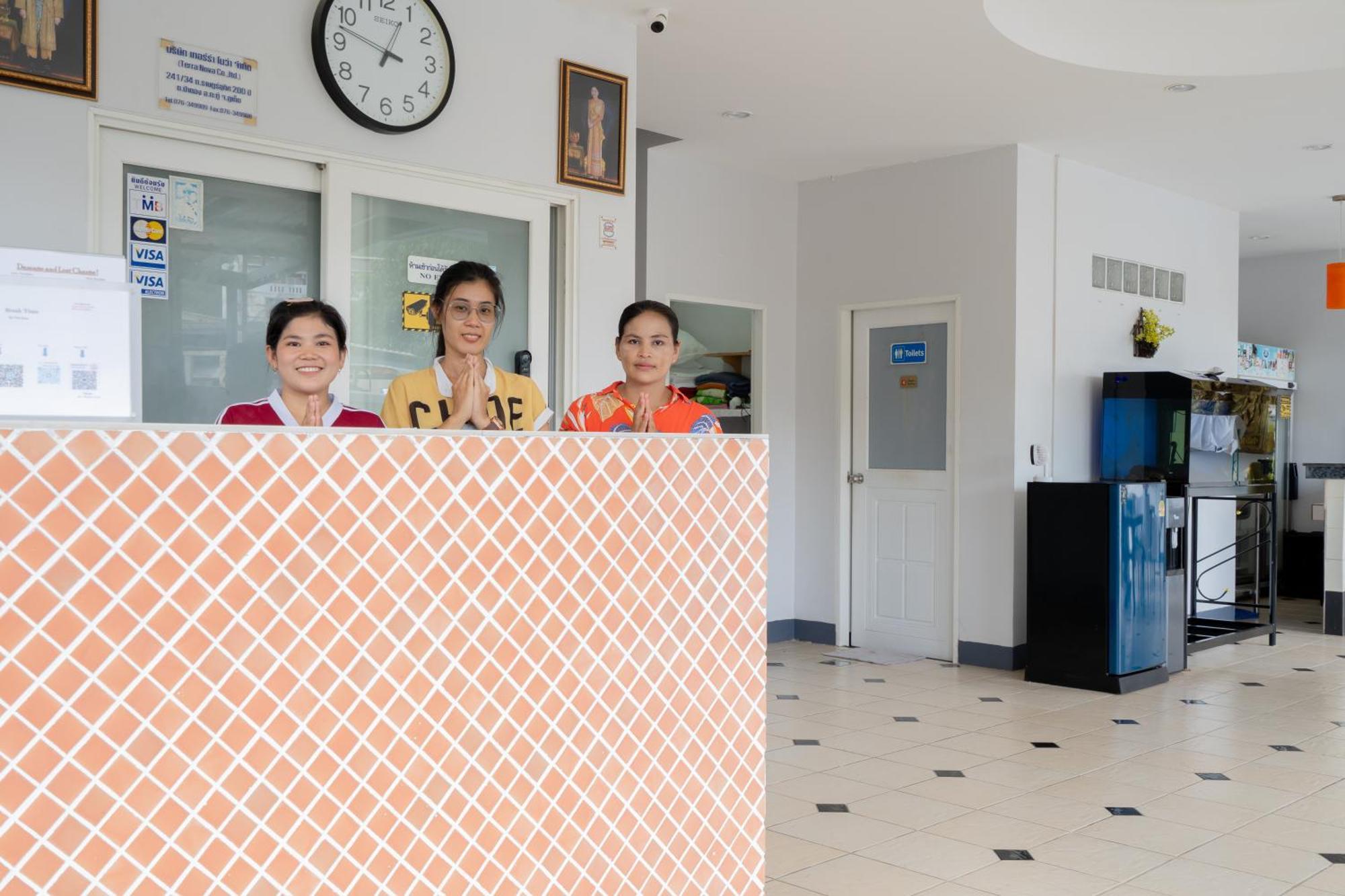 Square One Hotel Patong Екстериор снимка