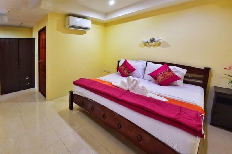 Square One Hotel Patong Екстериор снимка